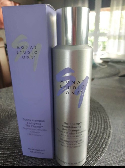 suchy szampon monat