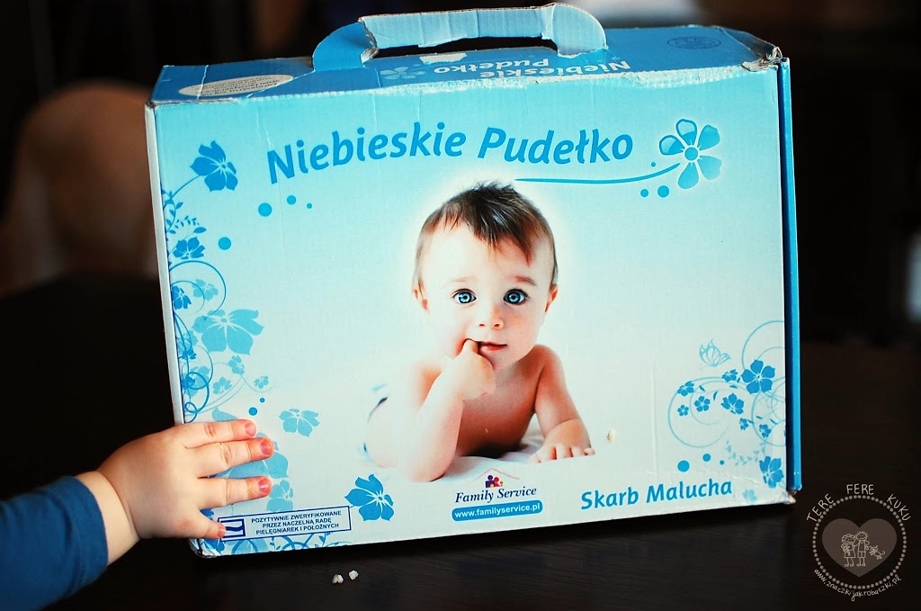 niebieskie pudełko pampers